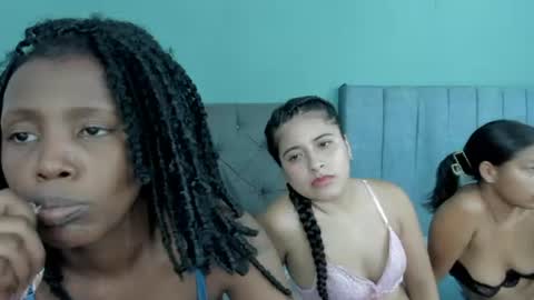 Snapshot of roxxy_velasquez chatting on June 2026 02:44:02 AM roxxy_velasquez online show from June 2026 02:44:02 AM