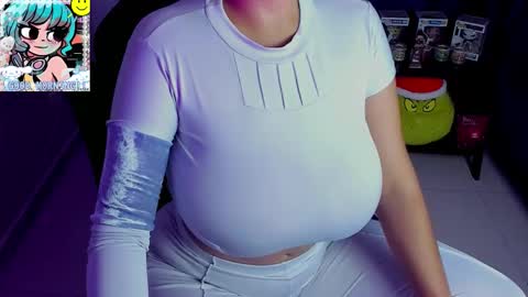 Annah  online show from December 2025 09:13:02 AM