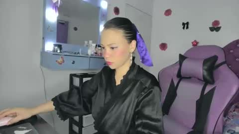 Snapshot of roxy_lu_07 chatting on May 2026 02:08:02 AM Roxy online show from May 2026 02:08:02 AM