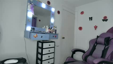 Snapshot of roxy_lu_07 chatting on June 2026 02:16:01 AM Roxy online show from June 2026 02:16:01 AM
