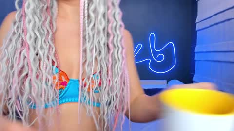 Roxy online show from January 2025 01:42:02 AM