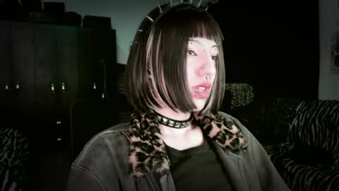 Snapshot of roxy_toxic chatting on May 2026 11:24:02 PM Roxy Independient model Help me to reach 50 thumbs up online show from May 2026 11:24:02 PM