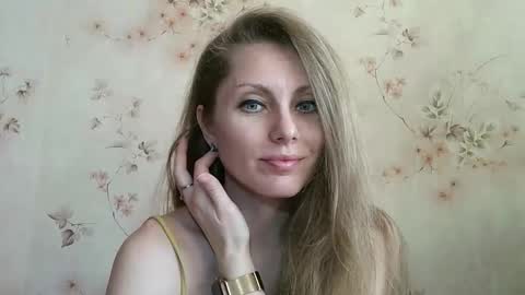 roxyfox18x01 online show from March 2026 12:30:02 PM