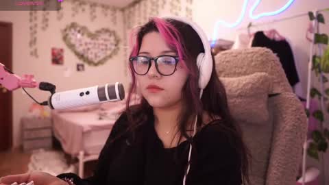 roxysuh online show from April 2026 07:27:01 AM