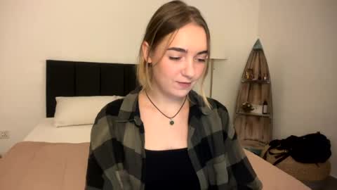 Roxy online show from April 2026 01:41:01 PM