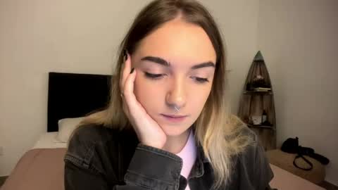 Roxy online show from April 2026 01:32:02 PM