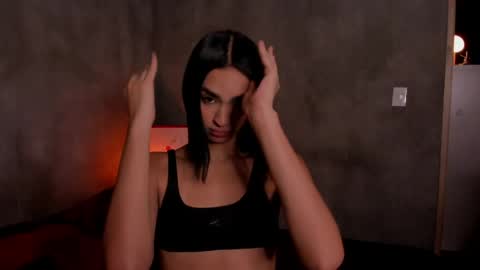 Snapshot of roxyy_x chatting on June 2026 02:23:01 AM val online show from June 2026 02:23:01 AM