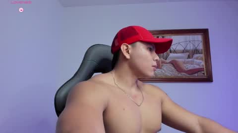 Snapshot of roy__constance chatting on April 2026 03:53:01 AM Roy Constance online show from April 2026 03:53:01 AM