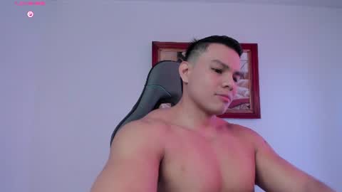Snapshot of roy__constance chatting on June 2026 05:33:02 PM Roy Constance online show from June 2026 05:33:02 PM