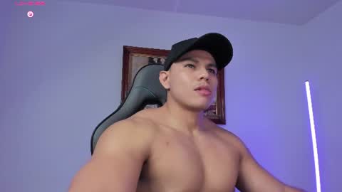Snapshot of roy__constance chatting on June 2026 05:30:01 AM Roy Constance online show from June 2026 05:30:01 AM