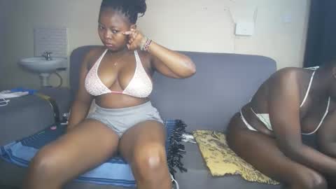 Snapshot of royal_charm chatting on March 2026 06:14:01 AM royal_charm online show from March 2026 06:14:01 AM