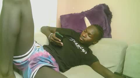 Snapshot of royalty254 chatting on April 2026 05:25:01 AM royalty254 online show from April 2026 05:25:01 AM