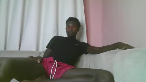 Snapshot of royalty254 chatting on May 2026 07:03:01 AM royalty254 online show from May 2026 07:03:01 AM