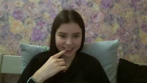 royalvelour online show from June 2026 09:15:02 PM