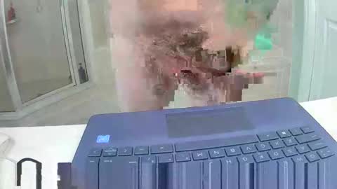 Snapshot of royer8650 chatting on May 2026 08:29:01 PM Lookingaround online show from May 2026 08:29:01 PM