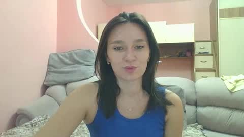 Roza05x online show from September 2025 05:45:01 PM