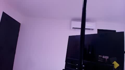 Snapshot of rubi_hops chatting on May 2026 11:49:01 AM Rubi online show from May 2026 11:49:01 AM