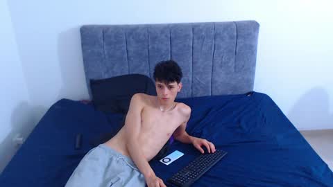 Ruby and Vanie online show from March 2026 10:48:01 PM