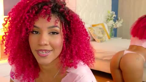 ruby_rogers_ online show from November 2025 02:06:01 PM