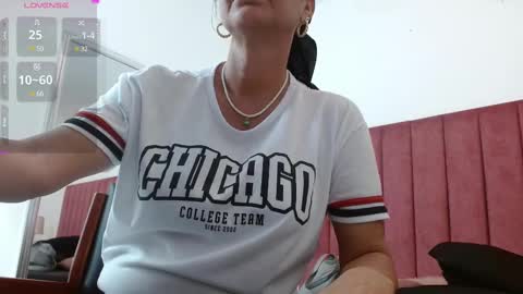 Snapshot of rubybonnet_ chatting on February 2025 09:47:01 AM Ruby bonnet online show from February 2025 09:47:01 AM