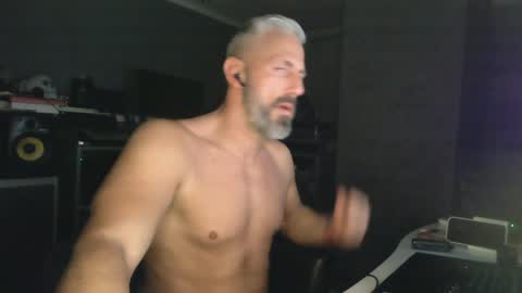 Chico que rico Caliente online show from February 2025 04:59:01 AM