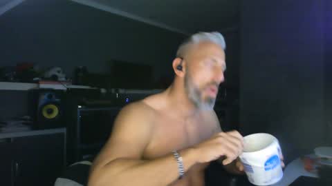 Chico que rico Caliente online show from February 2025 03:34:02 AM