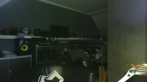 Chico que rico Caliente online show from February 2025 12:30:02 AM