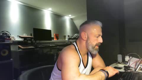 Snapshot of ruffi77 chatting on February 2026 02:30:01 AM Chico que rico Caliente online show from February 2026 02:30:01 AM