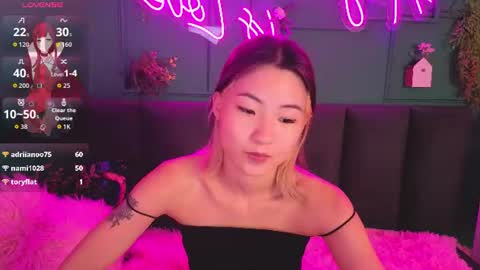 Snapshot of runi_asian chatting on July 2026 01:33:01 AM Runi online show from July 2026 01:33:01 AM