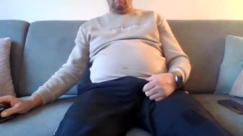 Snapshot of runner_1978 chatting on December 2025 08:30:01 AM runner_1978 online show from December 2025 08:30:01 AM