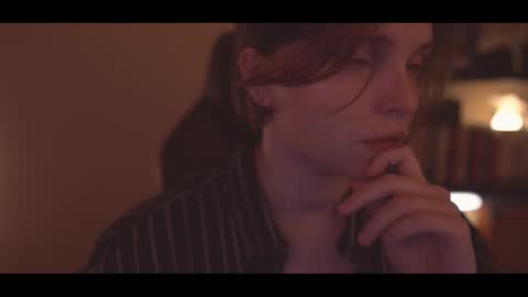 Elena online show from November 2025 11:49:02 PM