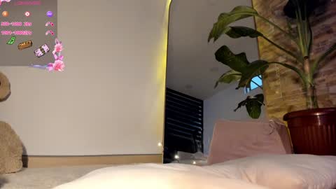 Lorenn online show from January 2025 10:37:02 PM