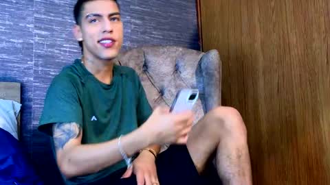  R U S S E L L  online show from February 2025 12:31:02 AM