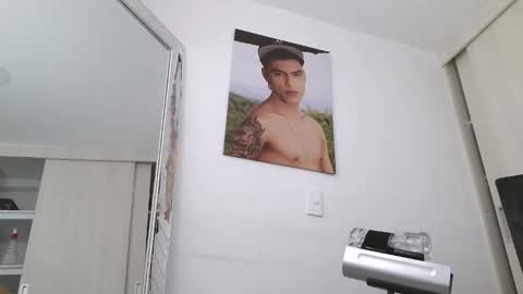  R U S S E L L  online show from February 2026 07:54:02 PM