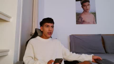  R U S S E L L  online show from March 2026 10:26:02 PM