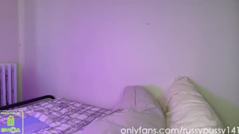 Snapshot of russypussy141 chatting on January 2025 02:42:02 PM Alex online show from January 2025 02:42:02 PM