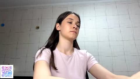 Snapshot of ruthhoward chatting on July 2026 03:23:01 AM Mia online show from July 2026 03:23:01 AM