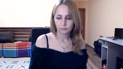 Snapshot of ruthpark chatting on September 2025 07:30:01 PM Ruth online show from September 2025 07:30:01 PM