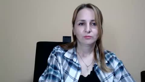 Snapshot of ruthpark chatting on October 2025 06:49:01 PM Ruth online show from October 2025 06:49:01 PM