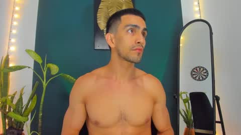 Snapshot of ryan_doyle chatting on September 2025 10:10:01 PM Ryan independent model online show from September 2025 10:10:01 PM