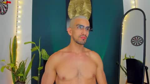 Snapshot of ryan_doyle chatting on September 2025 12:57:02 AM Ryan independent model online show from September 2025 12:57:02 AM