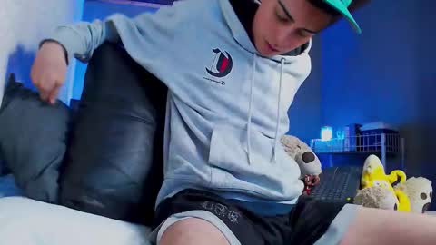 Ryannhill  online show from February 2026 07:12:01 AM