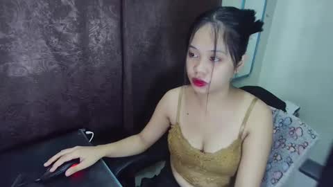 Snapshot of rylee_beau chatting on December 2024 09:38:01 PM Beau Angel online show from December 2024 09:38:01 PM