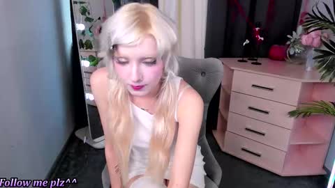 Snapshot of ryoba_coy chatting on November 2025 09:30:01 AM Ryoba Like and subscribe to help make the rating better and I will doing a grait show for u online show from November 2025 09:30:01 AM