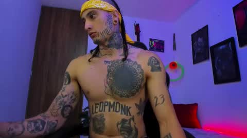 leopmonk help me reach 100 thumbs up online show from February 2025 12:29:02 PM