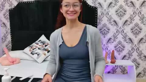 Saara Brown online show from October 2025 12:13:02 PM