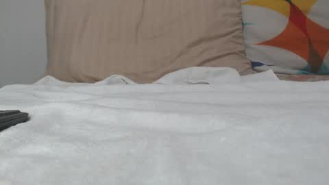 saaramiller     online show from January 2025 05:01:01 AM