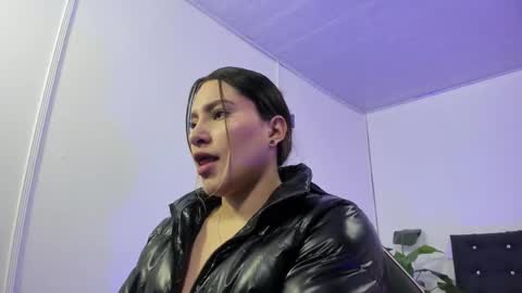 saaya_tay online show from November 2025 03:18:02 AM