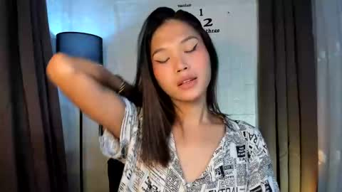 Snapshot of sabrina_maxx chatting on December 2024 02:38:02 PM Nadine online show from December 2024 02:38:02 PM