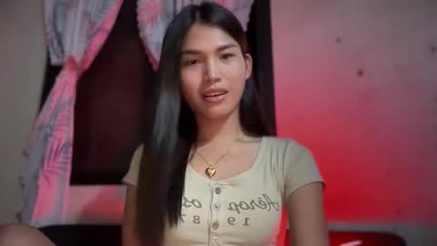 Snapshot of sabrina_maxx chatting on November 2025 03:03:02 PM Nadine online show from November 2025 03:03:02 PM